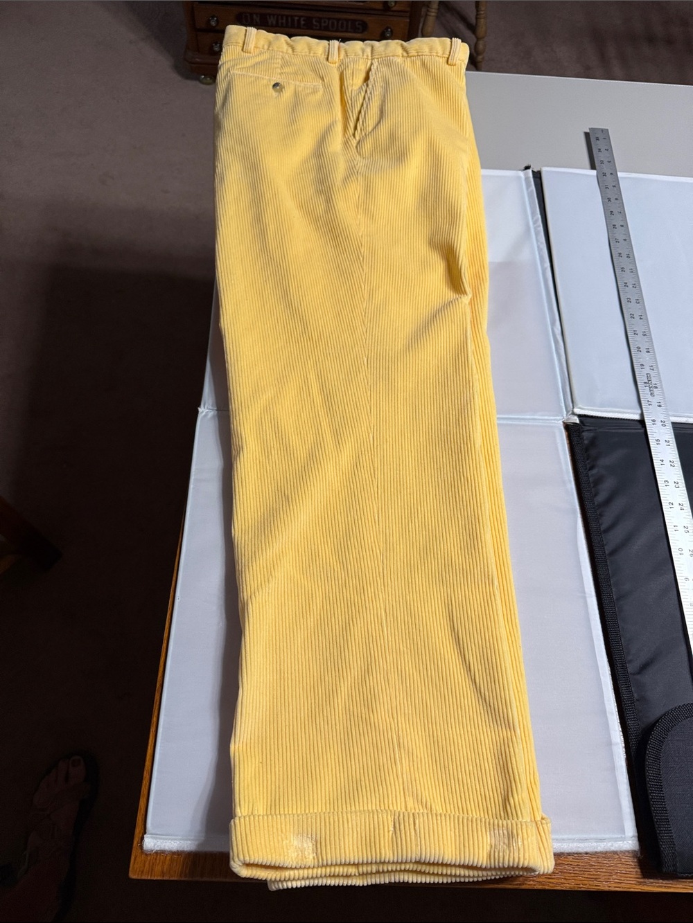 Vineyard Vines Men’s  Corduroy Trousers